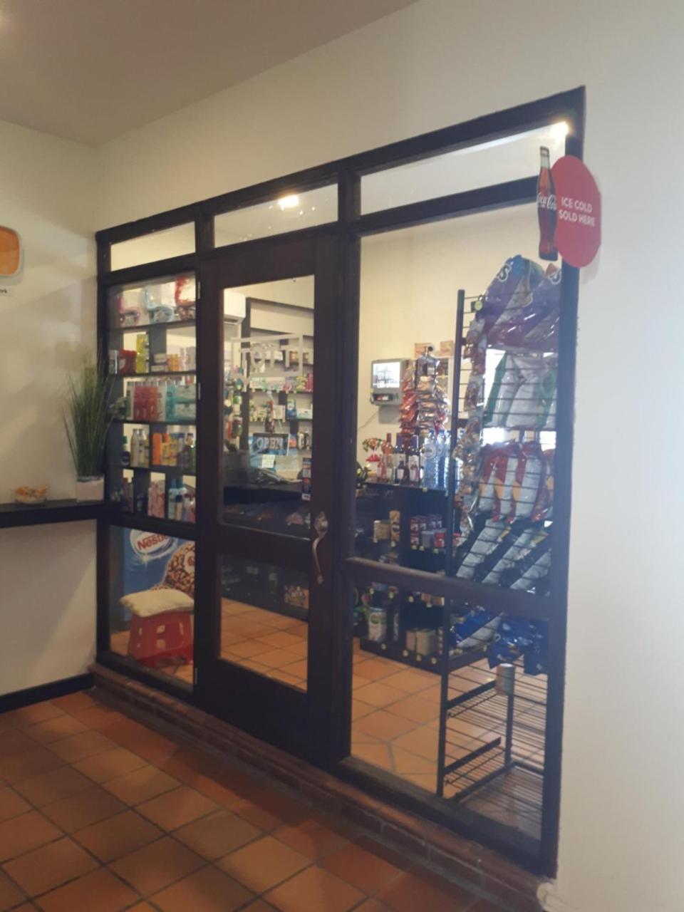 城镇讲谈海滩俱乐部酒店 奥拉涅斯塔德 外观 照片
